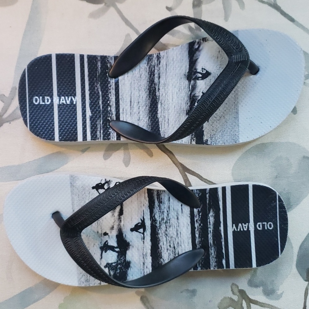 ⚡4-for-$20 Sale! - Boys Old Navy Ocean Flip Flops